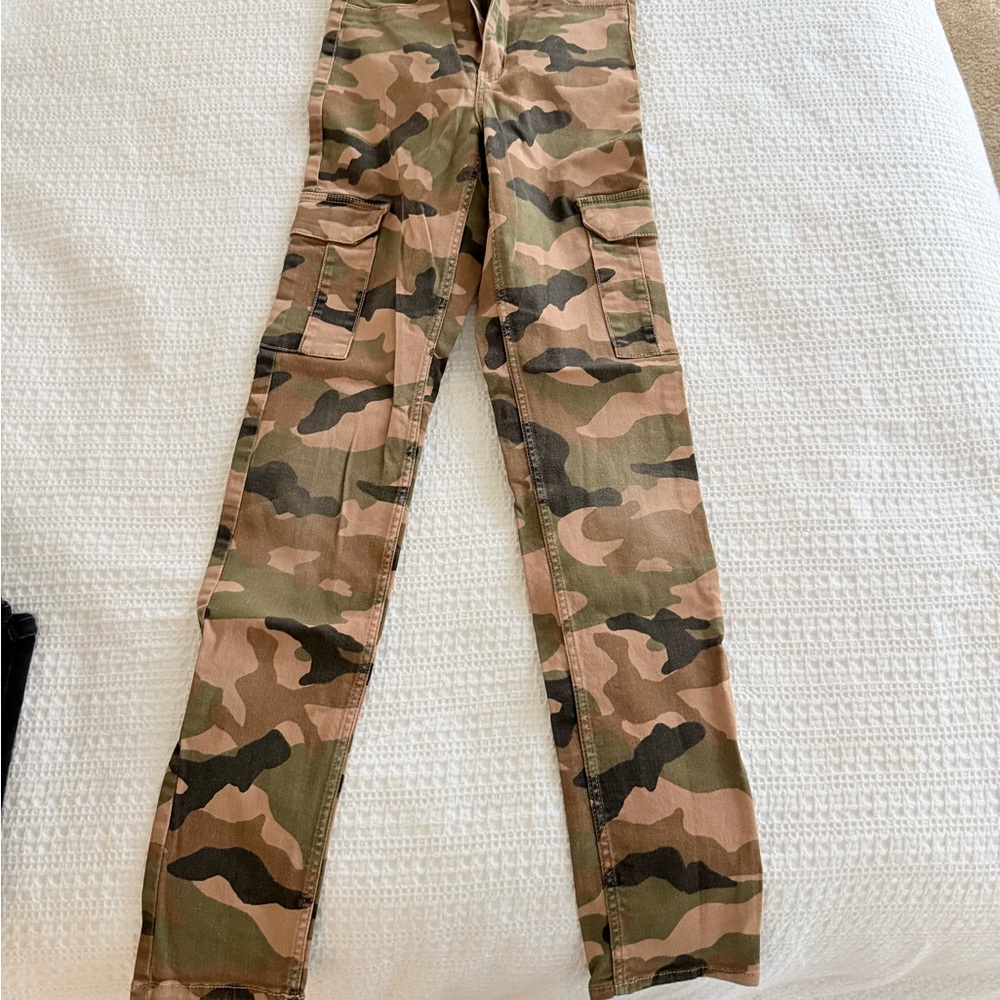 H&M Divided Brown Camouflage Pants
